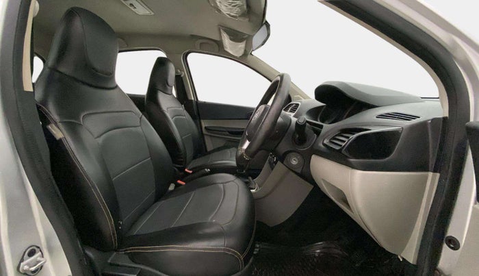 2016 Tata Tiago XT PETROL, Petrol, Manual, 49,771 km, Right Side Front Door Cabin