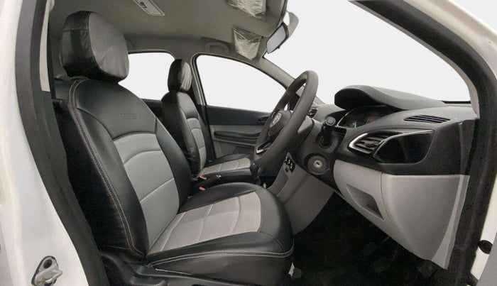 2022 Tata Tiago XT CNG, CNG, Manual, 49,257 km, Right Side Front Door Cabin