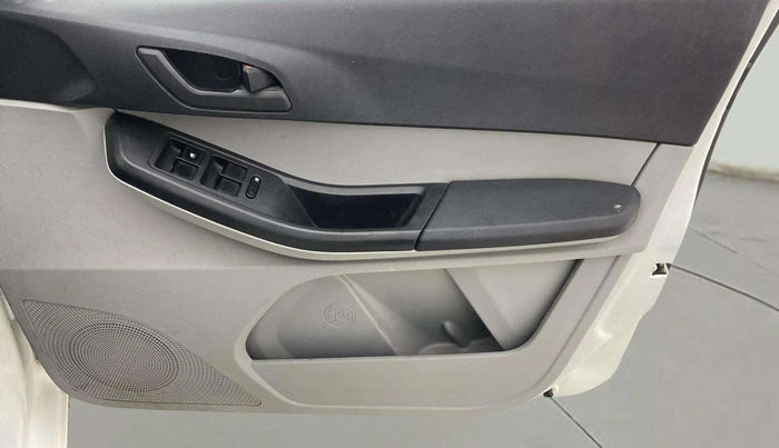 2022 Tata Tiago XT CNG, CNG, Manual, 49,257 km, Driver Side Door Panels Control
