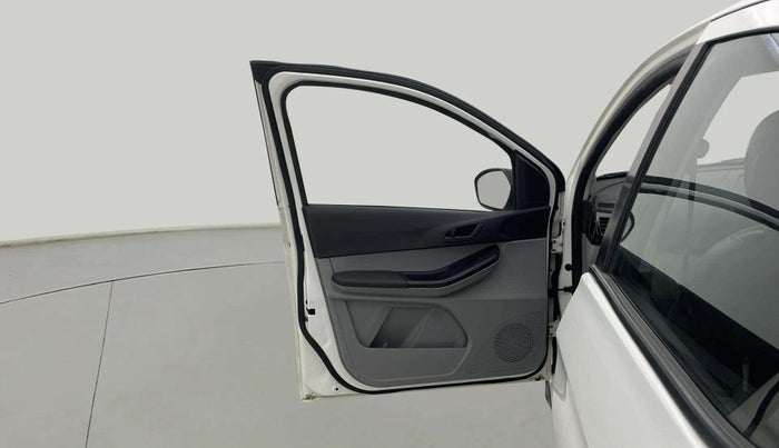 2022 Tata Tiago XT CNG, CNG, Manual, 49,257 km, LHS Front Door