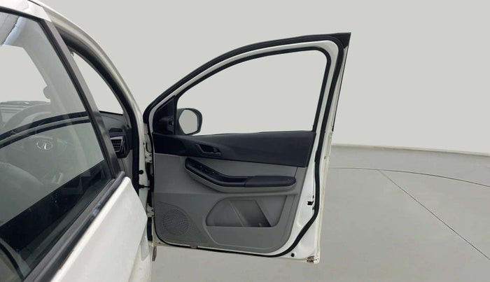 2022 Tata Tiago XT CNG, CNG, Manual, 49,257 km, RHS Front Door