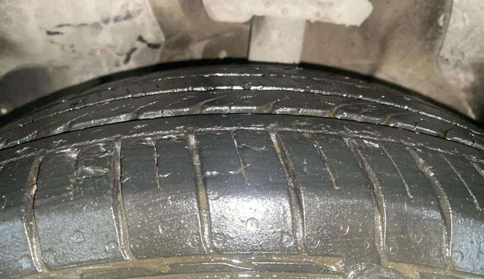 2020 MG HECTOR PLUS SHARP 1.5 PETROL TURBO DCT 6-STR, Petrol, Automatic, 32,709 km, Left Front Tyre Tread