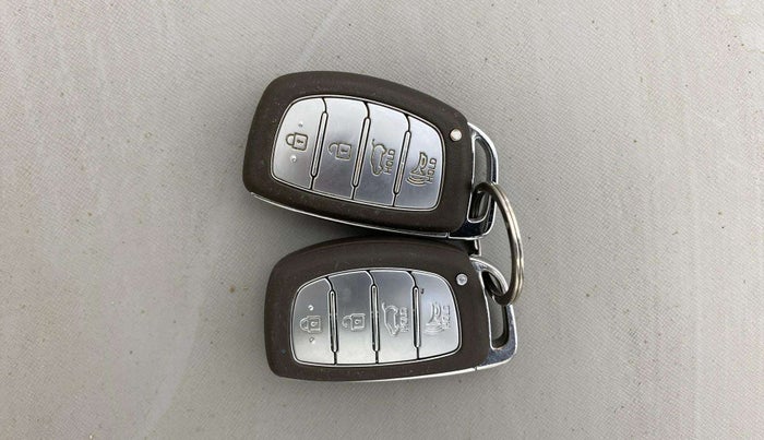 2021 Hyundai VENUE SX PLUS 1.0 TURBO DCT, Petrol, Automatic, 29,510 km, Key Close Up