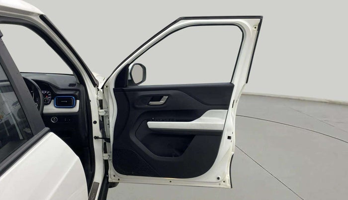 2023 Tata PUNCH CREATIVE  MT, Petrol, Manual, 15,057 km, RHS Front Door