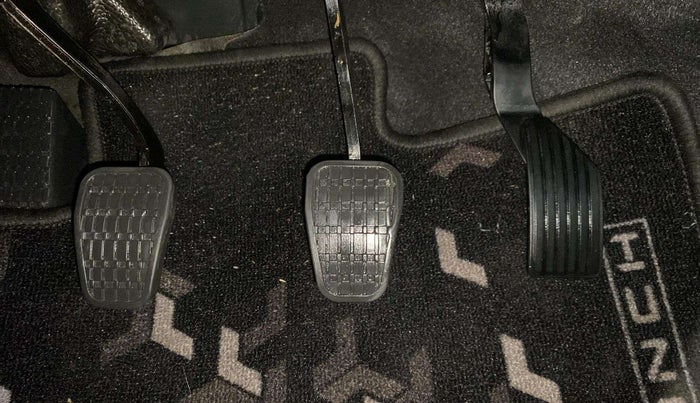2023 Tata PUNCH CREATIVE  MT, Petrol, Manual, 15,057 km, Pedals