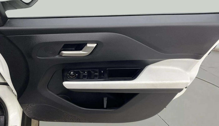 2023 Tata PUNCH CREATIVE  MT, Petrol, Manual, 15,057 km, Driver Side Door Panels Control