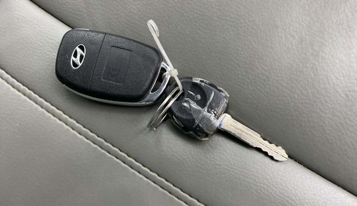 2021 Hyundai GRAND I10 NIOS SPORTZ 1.2 KAPPA VTVT CNG, CNG, Manual, 74,114 km, Key Close Up
