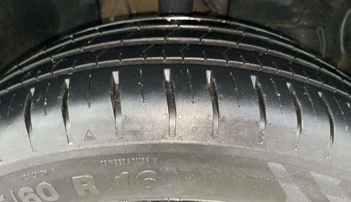 2023 Tata PUNCH ACCOMPLISHED DAZZLE PACK AMT, Petrol, Automatic, 10,517 km, Right Front Tyre Tread