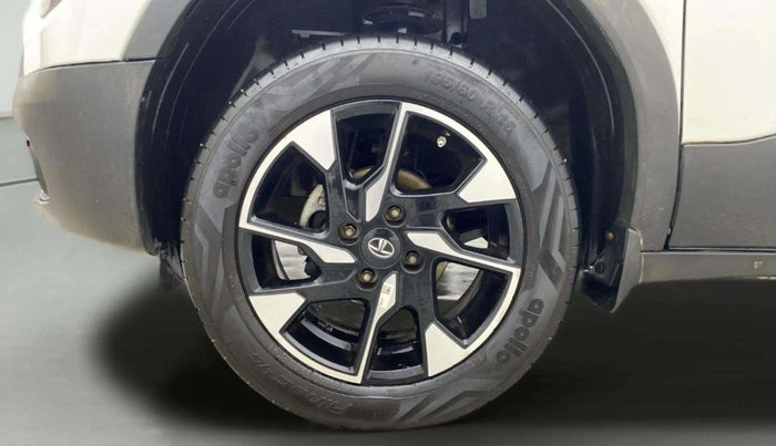 2023 Tata PUNCH ACCOMPLISHED DAZZLE PACK AMT, Petrol, Automatic, 10,517 km, Left Front Wheel