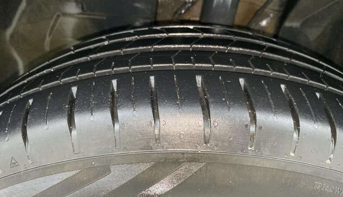 2023 Tata PUNCH ACCOMPLISHED DAZZLE PACK AMT, Petrol, Automatic, 10,517 km, Left Front Tyre Tread