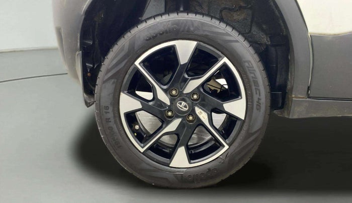 2023 Tata PUNCH ACCOMPLISHED DAZZLE PACK AMT, Petrol, Automatic, 10,517 km, Right Rear Wheel