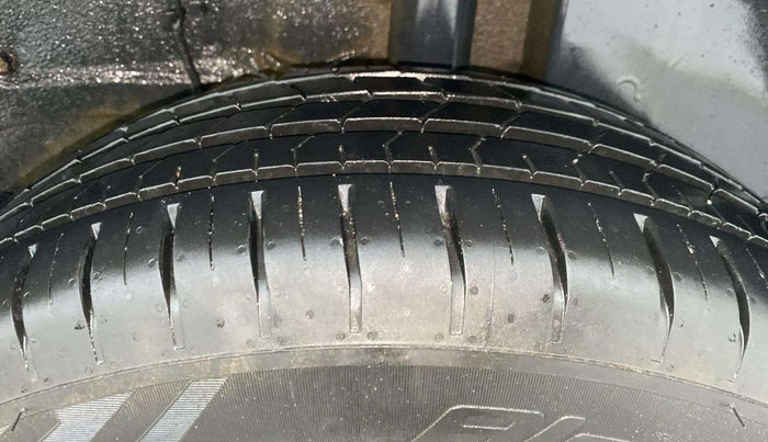 2023 Tata PUNCH ACCOMPLISHED DAZZLE PACK AMT, Petrol, Automatic, 10,517 km, Left Rear Tyre Tread