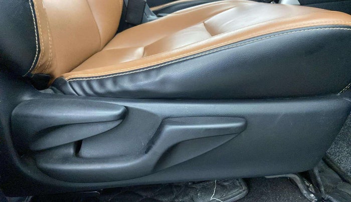 2018 Toyota Innova Crysta 2.4 GX 7 STR, Diesel, Manual, 85,159 km, Driver Side Adjustment Panel