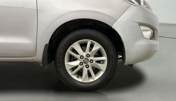 2018 Toyota Innova Crysta 2.4 GX 7 STR, Diesel, Manual, 85,159 km, Right Front Wheel