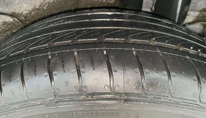 2022 KIA SONET HTE 1.2, Petrol, Manual, 17,293 km, Left Rear Tyre Tread