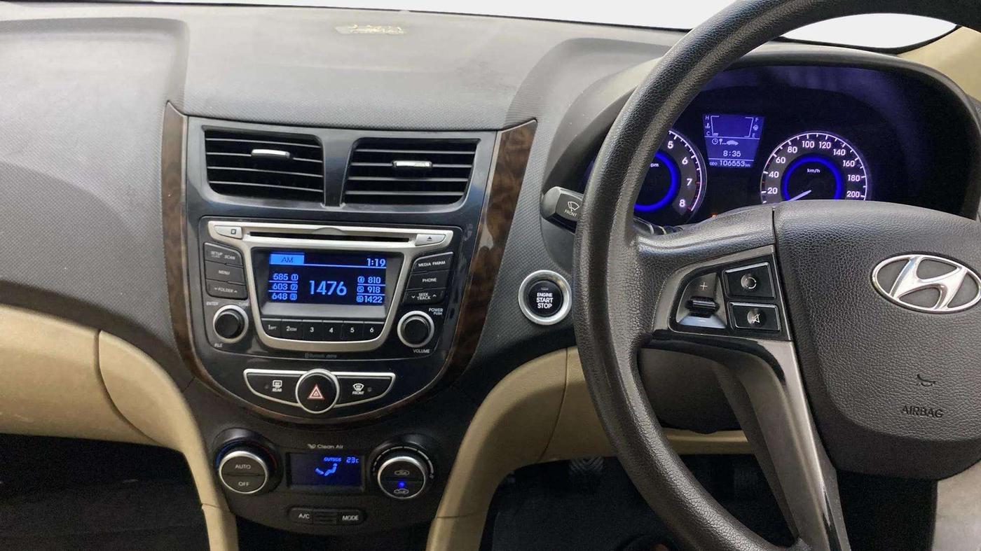 2015 Hyundai Verna FLUIDIC 4S 1.6 VTVT S(O), Petrol, Manual, 1,06,612 km, Air Conditioner