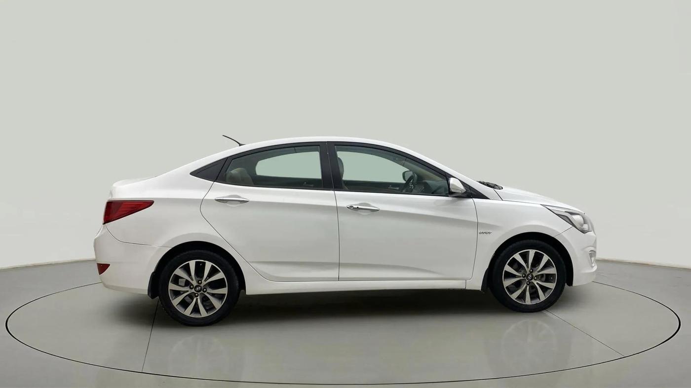 2015 Hyundai Verna FLUIDIC 4S 1.6 VTVT S(O), Petrol, Manual, 1,06,612 km, Right Side View