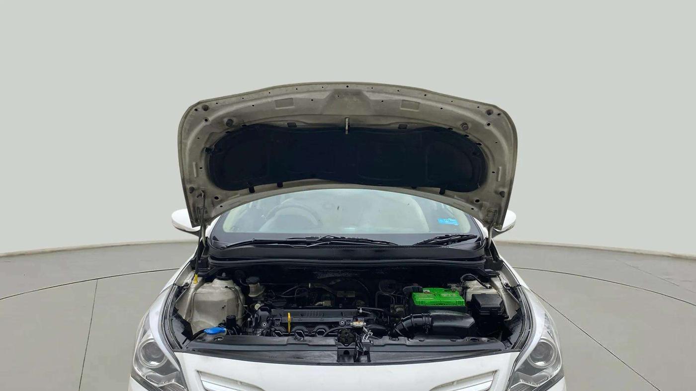 2015 Hyundai Verna FLUIDIC 4S 1.6 VTVT S(O), Petrol, Manual, 1,06,612 km, Open Bonet