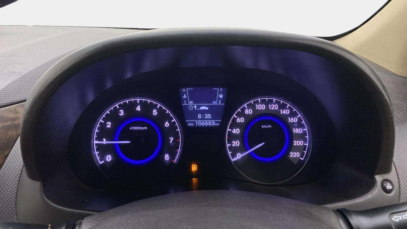 2015 Hyundai Verna FLUIDIC 4S 1.6 VTVT S(O), Petrol, Manual, 1,06,612 km, Odometer Image