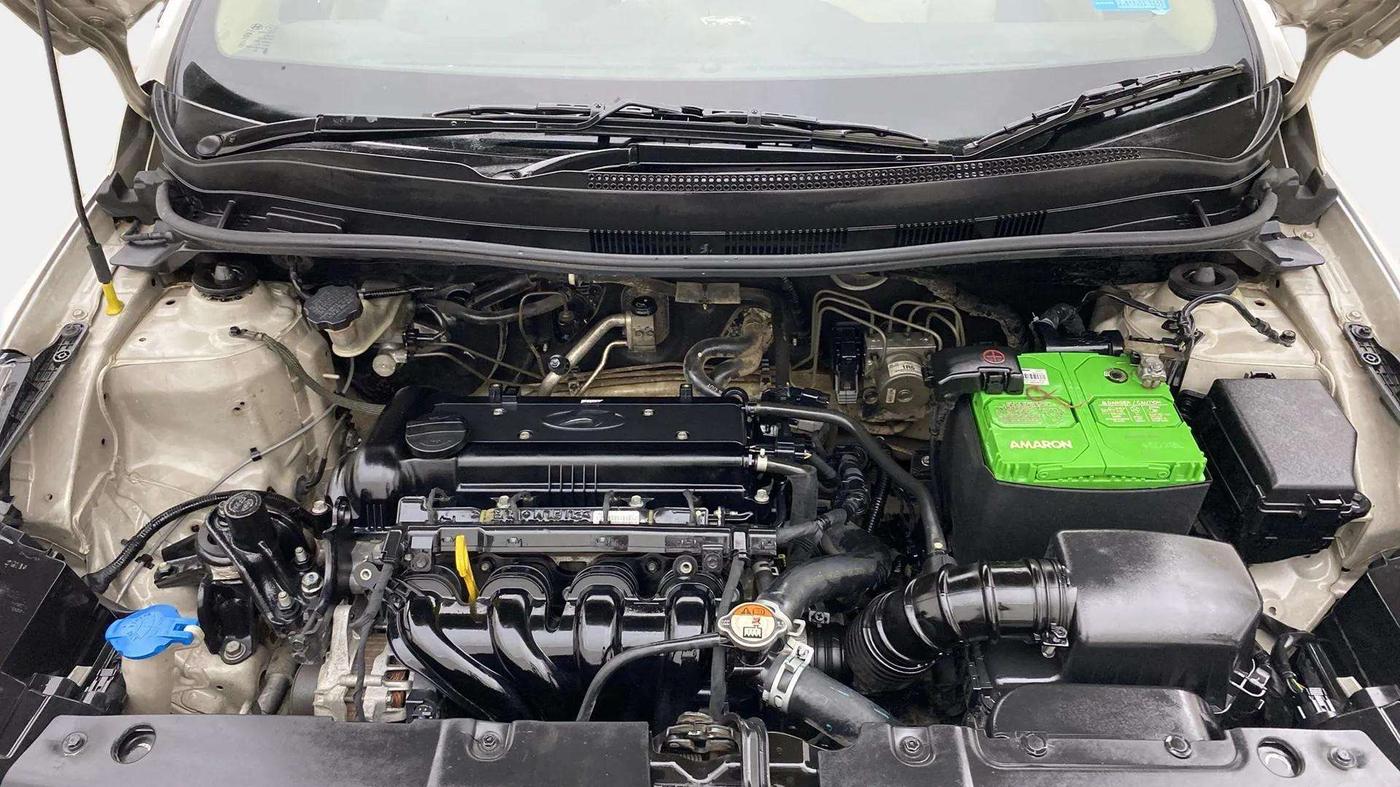 2015 Hyundai Verna FLUIDIC 4S 1.6 VTVT S(O), Petrol, Manual, 1,06,612 km, Engine View