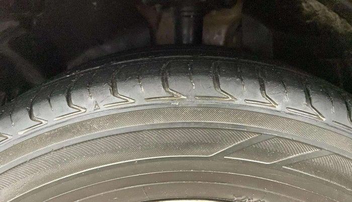 2015 Ford Ecosport TITANIUM 1.5L PETROL AT, Petrol, Automatic, 98,537 km, Left Front Tyre Tread