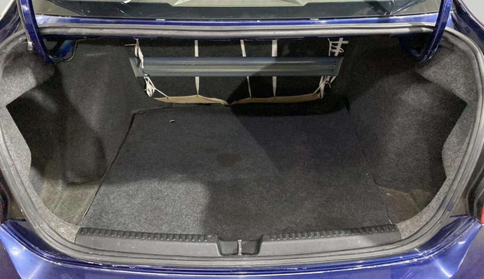 2014 Volkswagen Vento COMFORTLINE 1.6, Petrol, Manual, 49,660 km, Boot Open Zoomed View