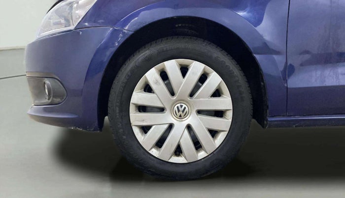 2014 Volkswagen Vento COMFORTLINE 1.6, Petrol, Manual, 49,660 km, Left Front Wheel