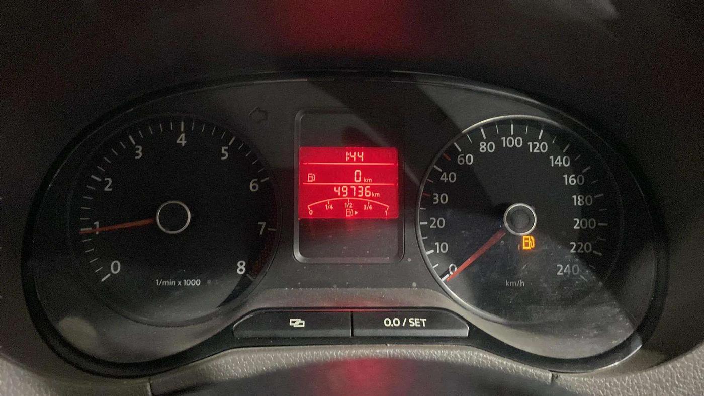 2014 Volkswagen Vento COMFORTLINE 1.6, Petrol, Manual, 49,660 km, Odometer Image