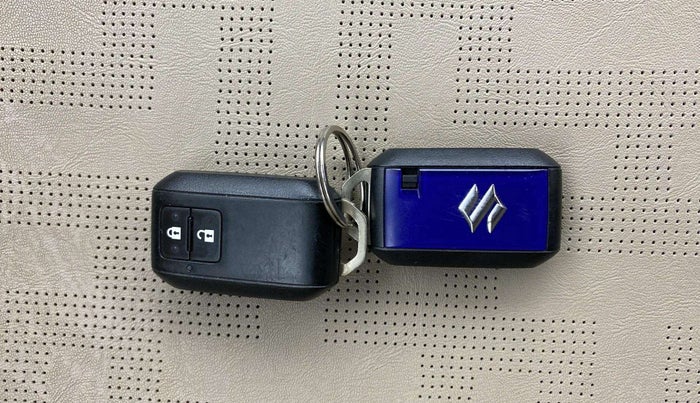 2022 Maruti Ertiga ZXI AT SHVS, Petrol, Automatic, 28,237 km, Key Close Up