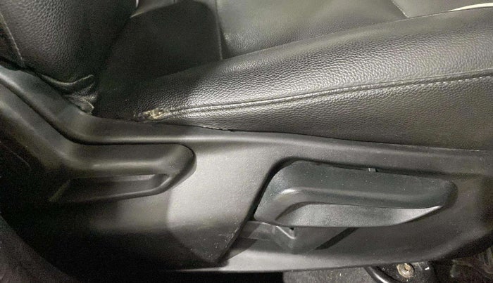 2020 Tata Tiago XZ PLUS PETROL, Petrol, Manual, 35,213 km, Driver Side Adjustment Panel