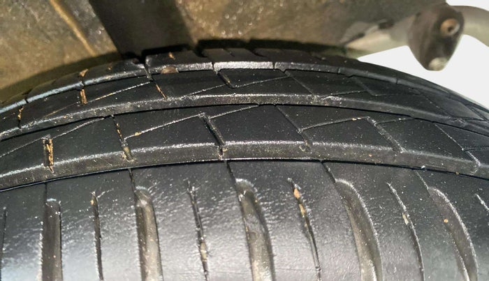 2022 Renault Kwid CLIMBER 1.0 AMT (O), Petrol, Automatic, 11,121 km, Left Rear Tyre Tread