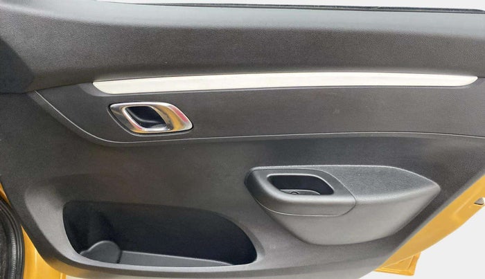 2022 Renault Kwid CLIMBER 1.0 AMT (O), Petrol, Automatic, 11,121 km, Driver Side Door Panels Control