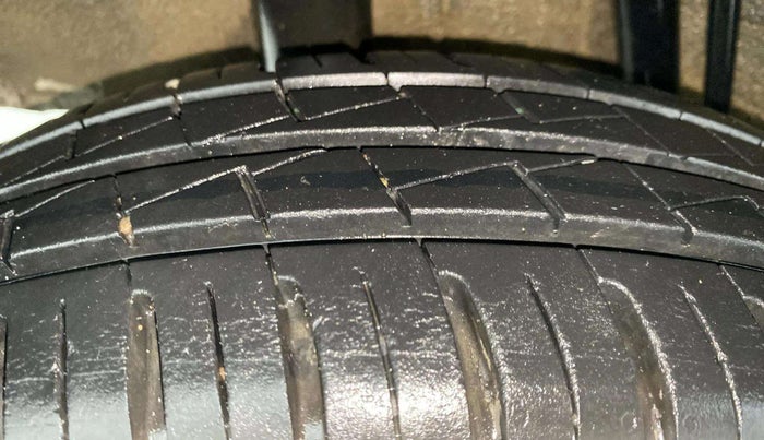 2022 Renault Kwid CLIMBER 1.0 AMT (O), Petrol, Automatic, 11,121 km, Right Rear Tyre Tread