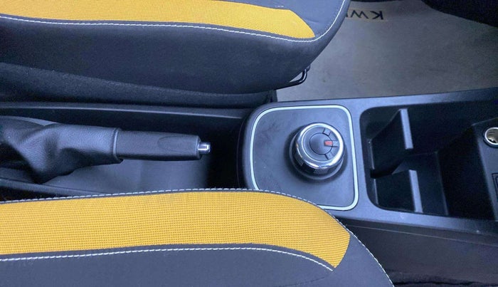 2022 Renault Kwid CLIMBER 1.0 AMT (O), Petrol, Automatic, 11,121 km, Gear Lever