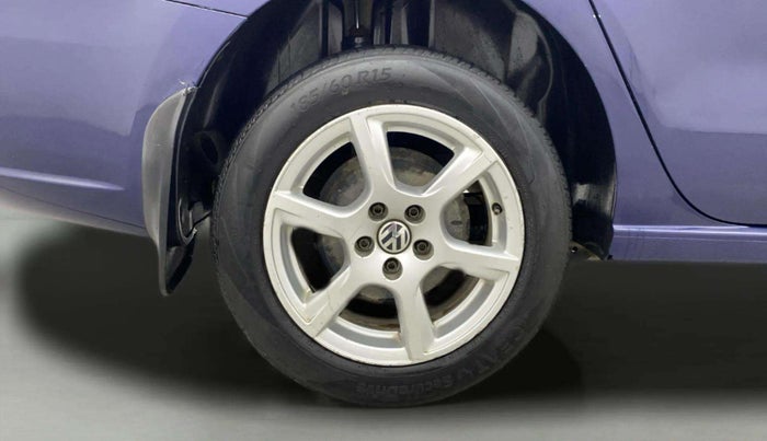 2013 Volkswagen Vento HIGHLINE DIESEL 1.6, Diesel, Manual, 1,10,223 km, Right Rear Wheel