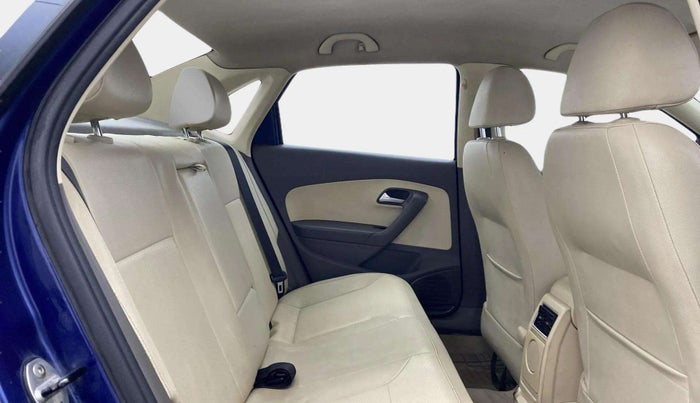 2013 Volkswagen Vento HIGHLINE DIESEL 1.6, Diesel, Manual, 1,10,223 km, Right Side Rear Door Cabin