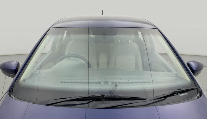 2013 Volkswagen Vento HIGHLINE DIESEL 1.6, Diesel, Manual, 1,10,223 km, Front Windshield