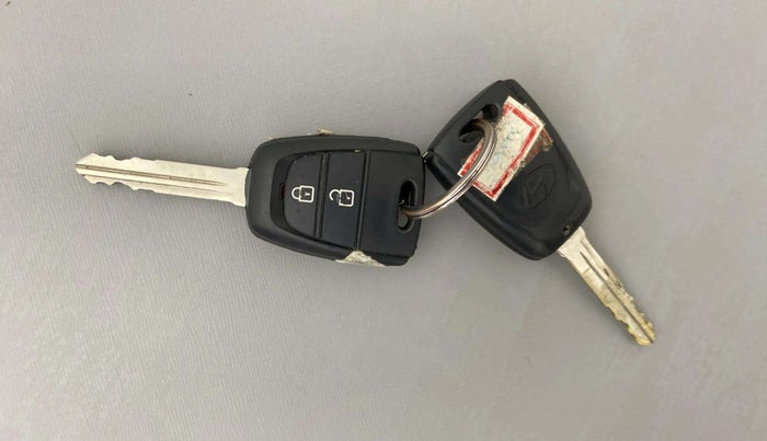 2021 Hyundai NEW SANTRO SPORTZ MT, Petrol, Manual, 26,576 km, Key Close Up