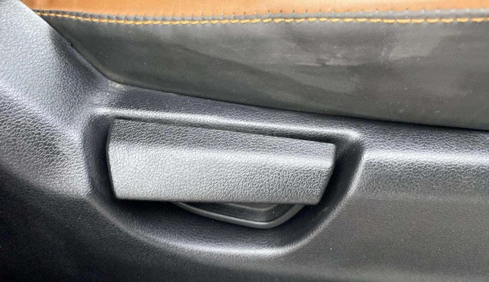 2021 Hyundai NEW SANTRO SPORTZ MT, Petrol, Manual, 26,576 km, Driver Side Adjustment Panel