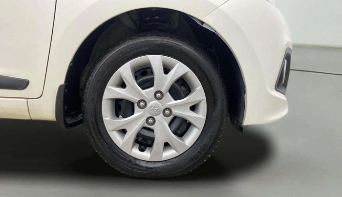2015 Hyundai Grand i10 SPORTZ 1.2 KAPPA VTVT, Petrol, Manual, 7,941 km, Right Front Wheel