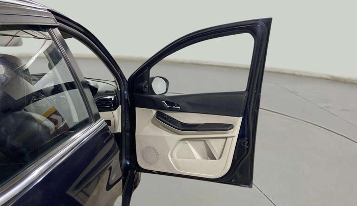 2022 Tata Tiago XZ PLUS CNG, CNG, Manual, 43,346 km, RHS Front Door
