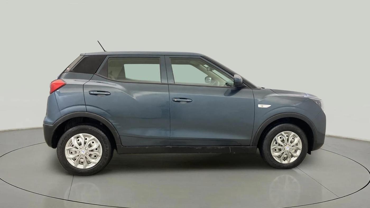 2019 Mahindra XUV300 W4 1.5 DIESEL, Diesel, Manual, 56,930 km, Right Side View