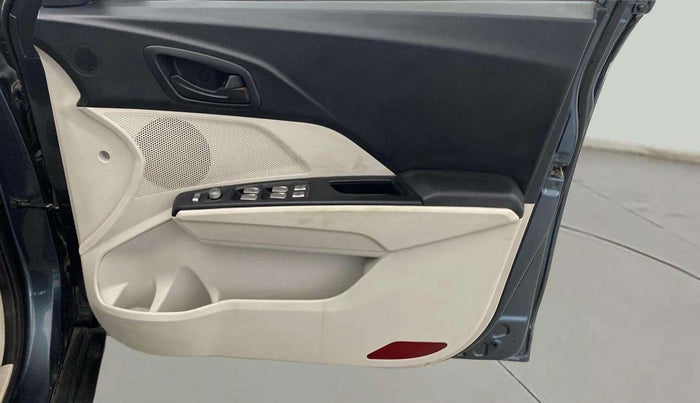 2019 Mahindra XUV300 W4 1.5 DIESEL, Diesel, Manual, 56,930 km, Driver Side Door Panels Control