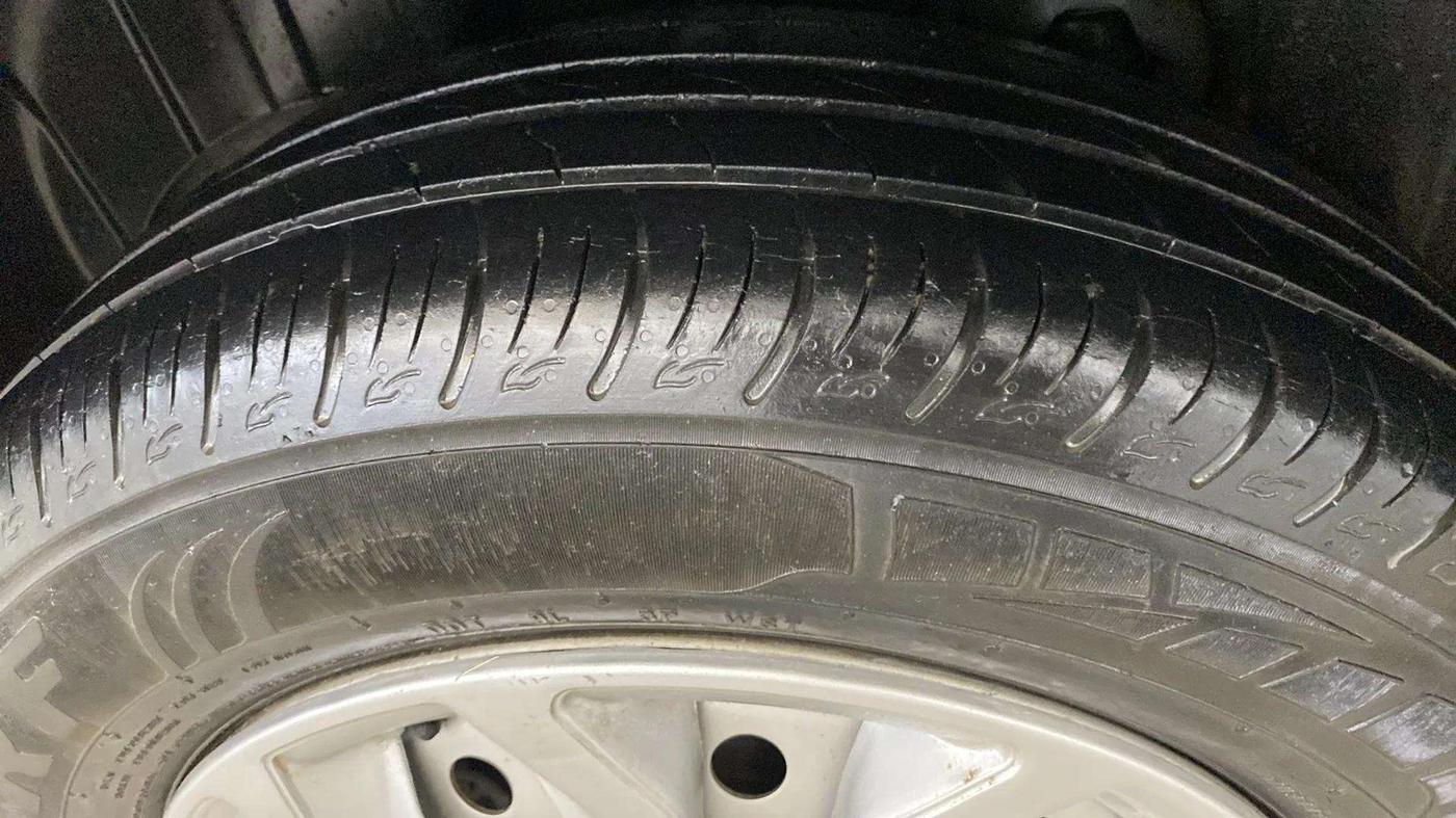 2019 Mahindra XUV300 W4 1.5 DIESEL, Diesel, Manual, 56,930 km, Left Front Tyre Tread