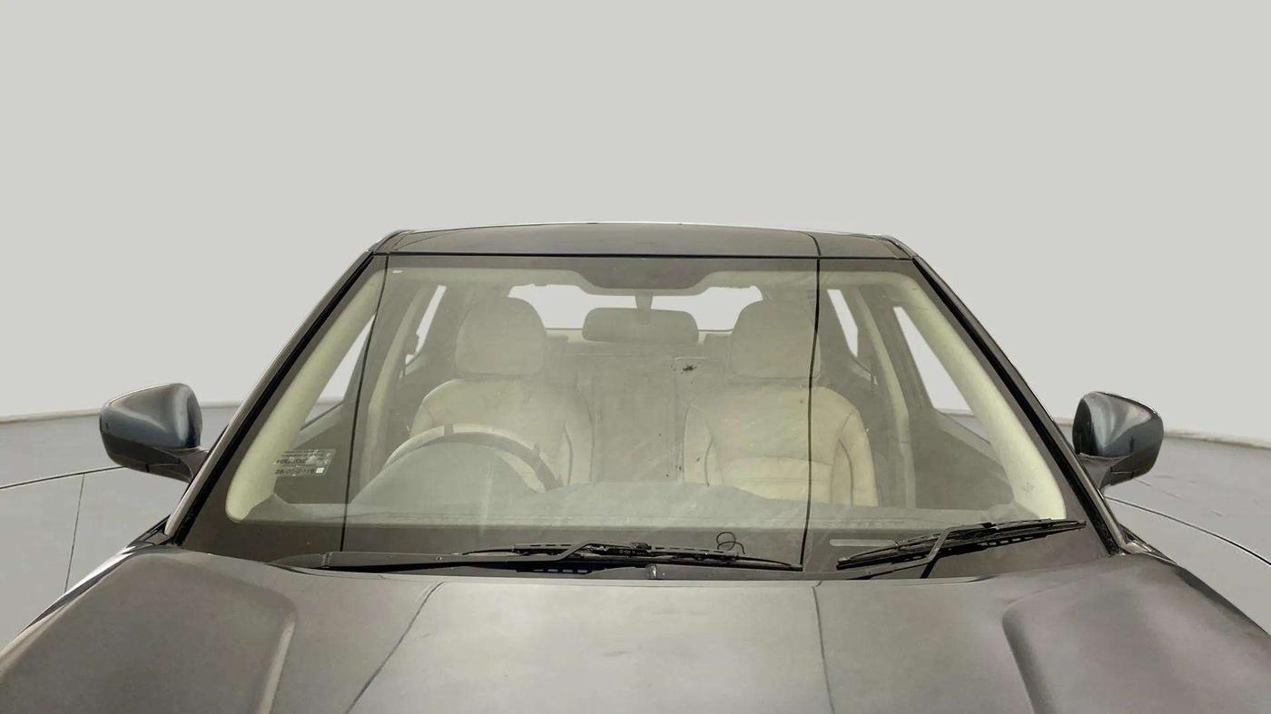 2019 Mahindra XUV300 W4 1.5 DIESEL, Diesel, Manual, 56,930 km, Front Windshield