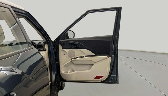 2019 Mahindra XUV300 W4 1.5 DIESEL, Diesel, Manual, 56,930 km, RHS Front Door