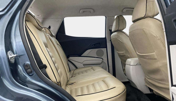 2019 Mahindra XUV300 W4 1.5 DIESEL, Diesel, Manual, 56,930 km, Right Side Rear Door Cabin
