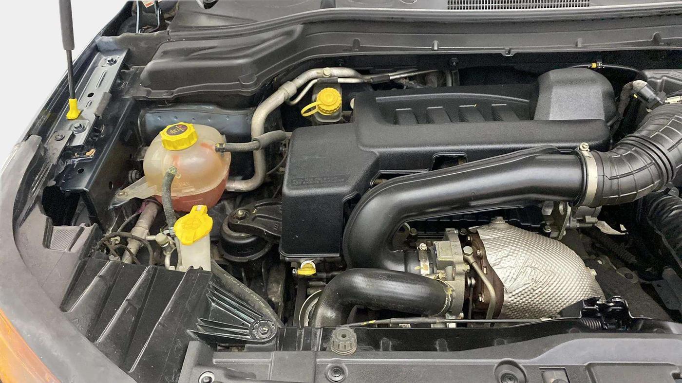 2019 Mahindra XUV300 W4 1.5 DIESEL, Diesel, Manual, 56,930 km, Engine View - Right
