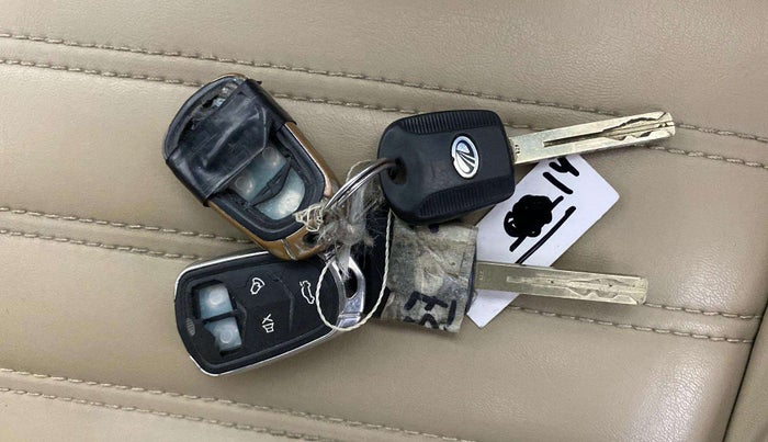 2019 Mahindra XUV300 W4 1.5 DIESEL, Diesel, Manual, 56,930 km, Key Close Up