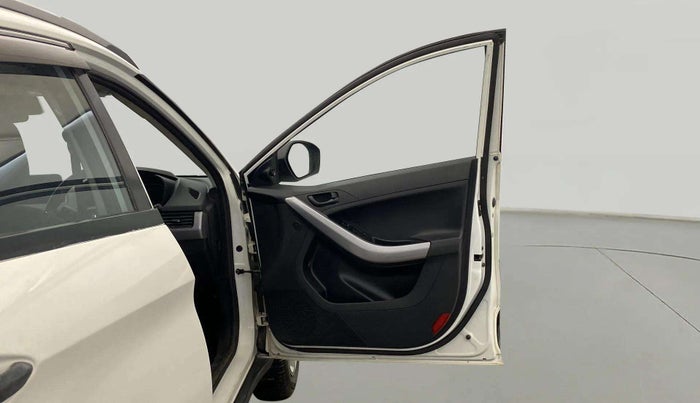 2023 Tata NEXON XM PLUS SUNROOF PETROL, Petrol, Manual, 14,658 km, RHS Front Door